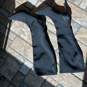 Chic Black Knee-High Boots